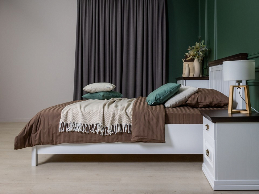 Кровать Olivia - Кровать из массива с контрастной декоративной планкой.